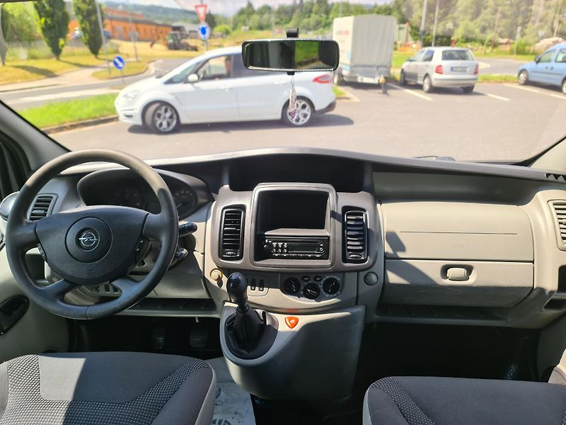 Opel Vivaro (2011) 2.0 CDTi 84-KW 8-MÍST KLIMA TE - fotka 20 z 39