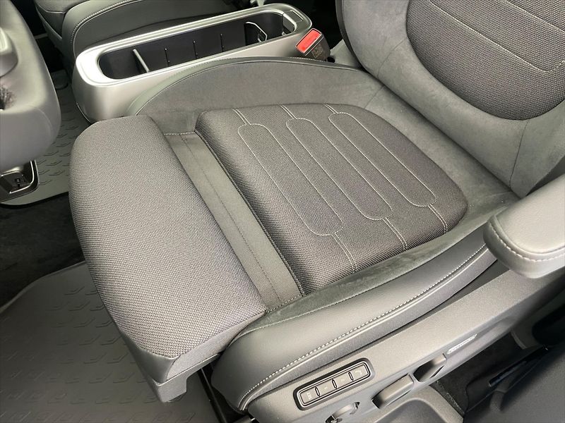 Volkswagen ID.Buzz Long Pro 86 kWh - fotka 22 z 33