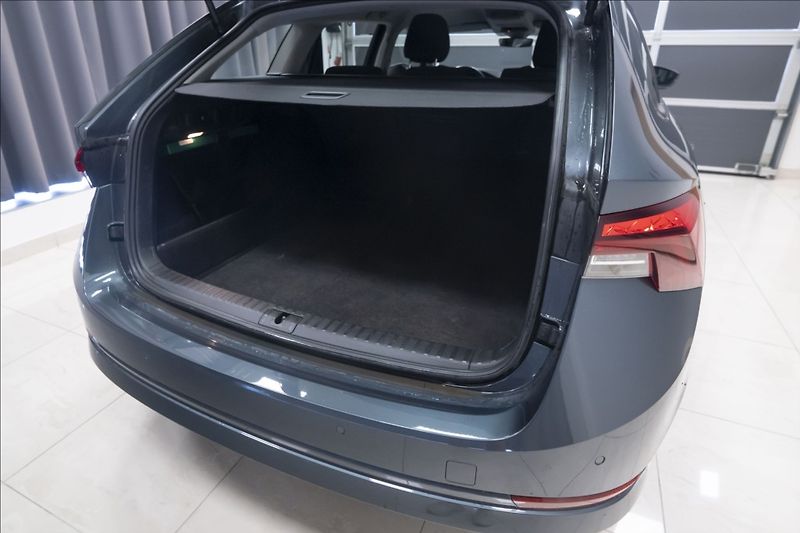 Škoda Octavia 2,0 TDI DSG VÝHŘEV 1. MAJ ČR - fotka 39 z 41