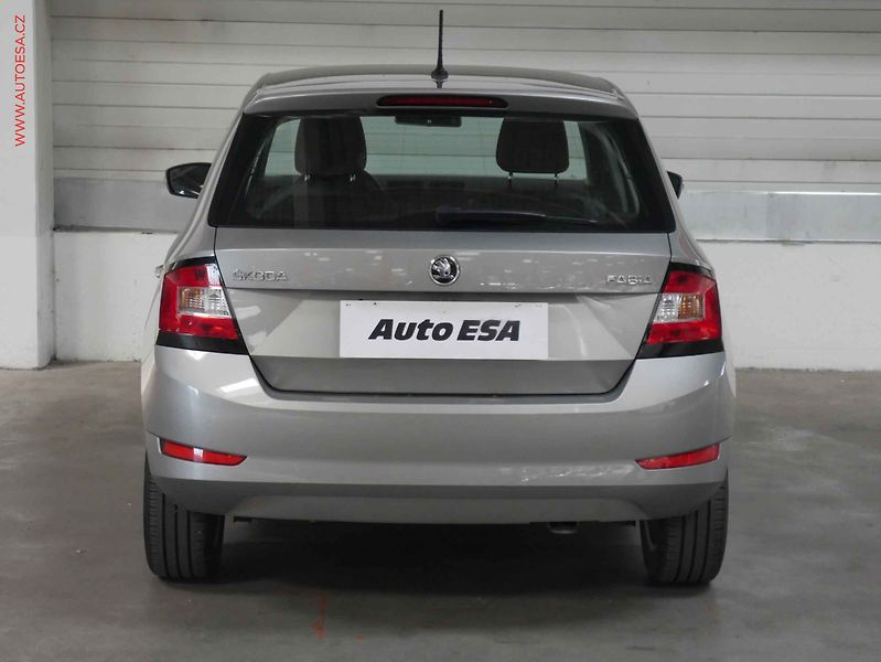 Škoda Fabia (2019) 1.0TSI, 2.maj,ČR, Ambition - fotka 5 z 16