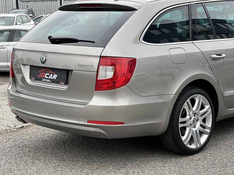 Škoda Superb 2.0TDi 125kw DSG NAVI KŮŽE ALU - fotka 46 z 46