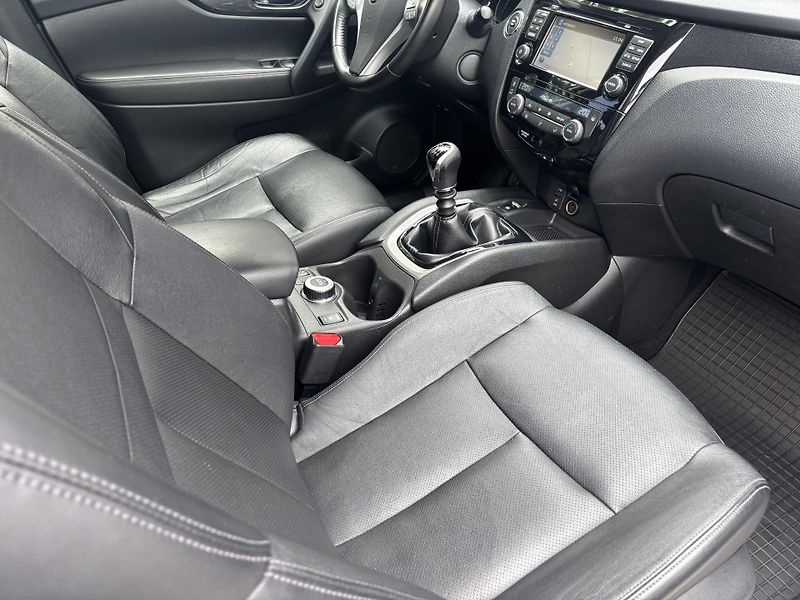 Nissan X-Trail (2017) 2.0dCi, 130kW,4X4,ČR, 1 maj. - fotka 10 z 19