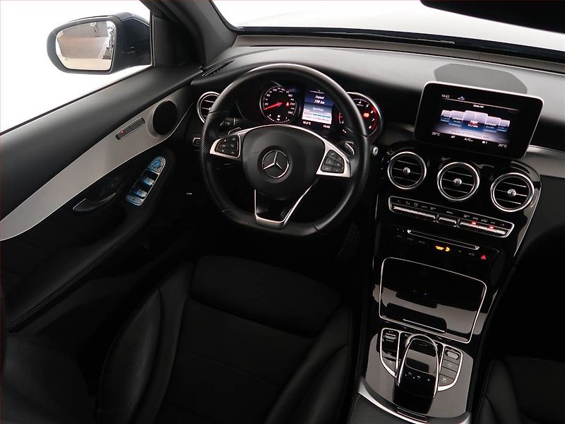 Mercedes-Benz GLC (2018) AMG line 250 - fotka 7 z 25