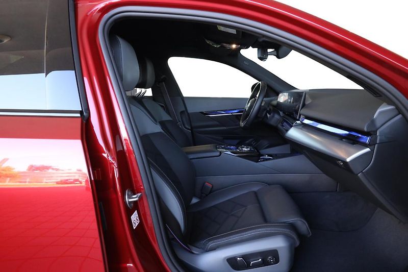 BMW i5 eDrive40 Sedan - fotka 24 z 34