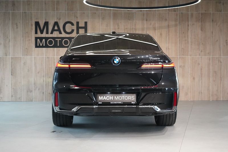 BMW Řada 7 750e xDrive,Televize,EL. dveře - fotka 10 z 50