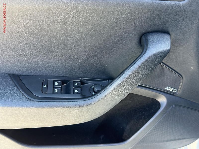 Škoda Superb (2016) 2.0 TDi, ČR, DSG, bixen - fotka 11 z 19