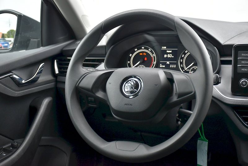 Škoda Scala (2022) AMB TS 81/1.0 M6F - fotka 15 z 20