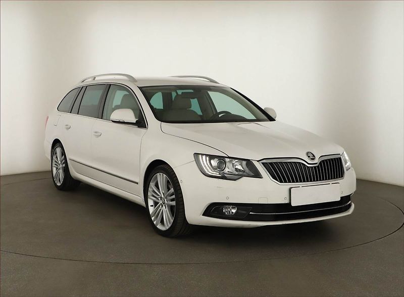 Škoda Superb (2015) 2.0 TDI, Automat, Kůže - fotografie inzerátu