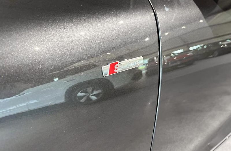 Audi A6 Avant e-tron Auto. Parkování 360kam  - fotka 15 z 25