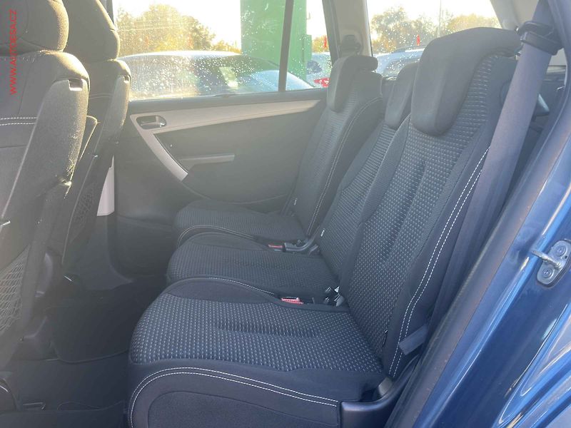 Citroën Grand C4 Picasso (2010) 1.6 HDi 7míst, 1.maj, autoAC - fotka 10 z 20