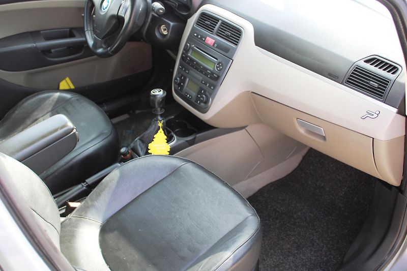Fiat Grande Punto (2007) 1,4i KLIMA EL.OKNA ALU17 KŮŽE - fotka 11 z 14