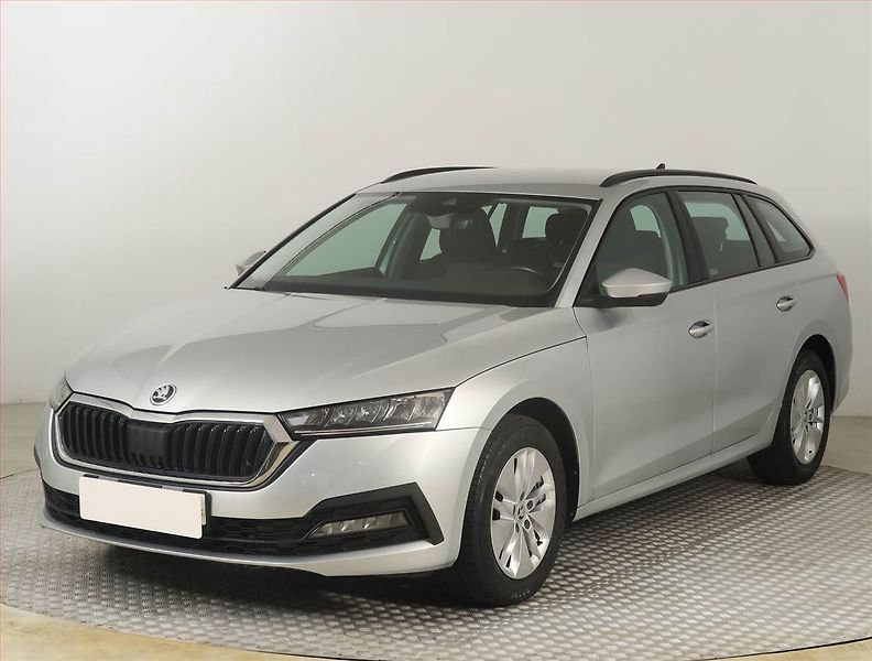 Škoda Octavia (2022) Ambition 2.0 TDI, ČR,1.maj - fotka 2 z 22