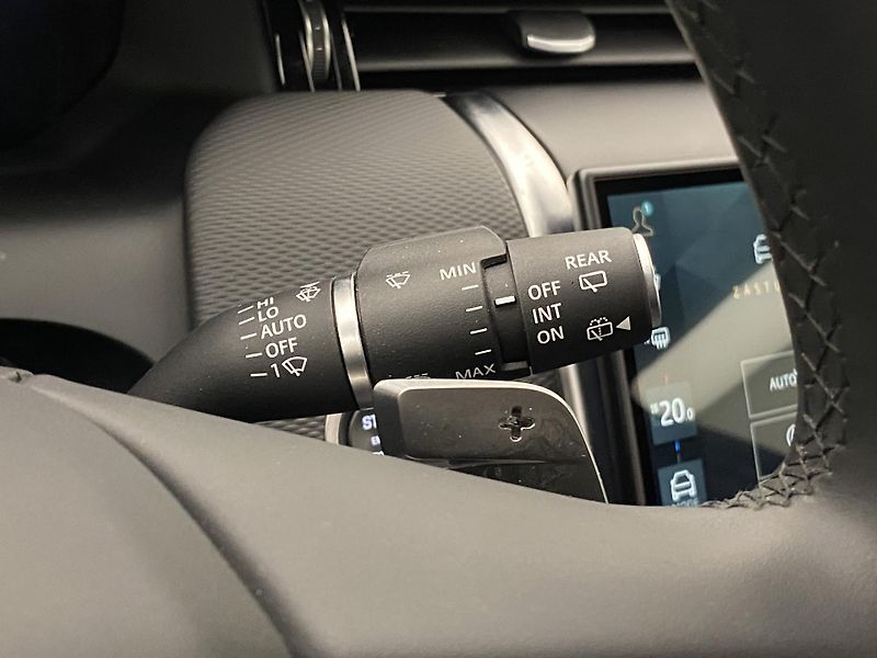 Land Rover Discovery Sport P250 DYNAMIC SE AWD AUT - fotka 22 z 46