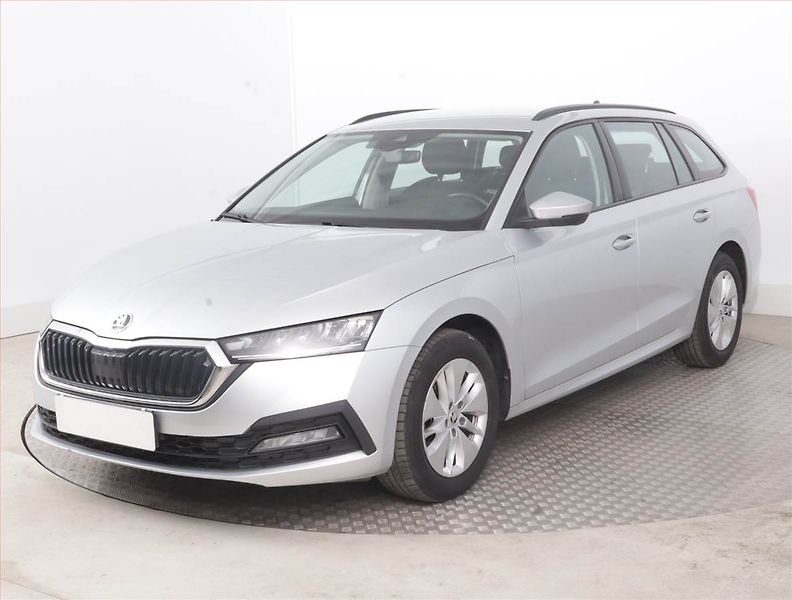 Škoda Octavia (2023) Ambition 2.0 TDI, ČR,1.maj - fotka 2 z 15