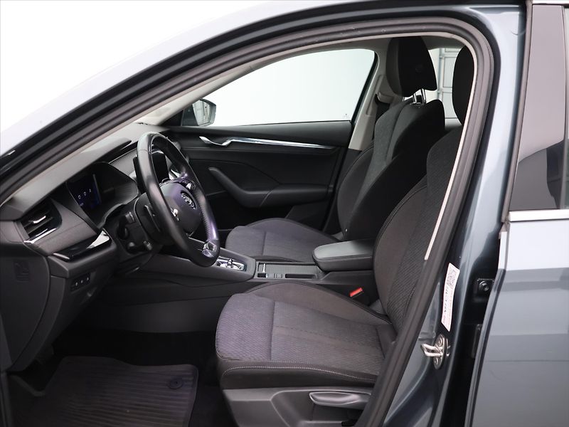 Škoda Octavia 2,0 TDI 110kW 4x4 DSG Style DP - fotka 10 z 20