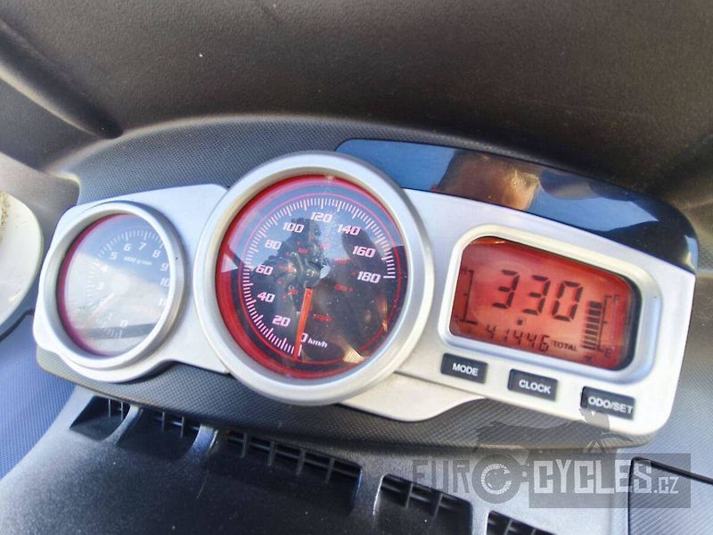 Gilera Nexus 500 (2011) - fotka 11 z 11