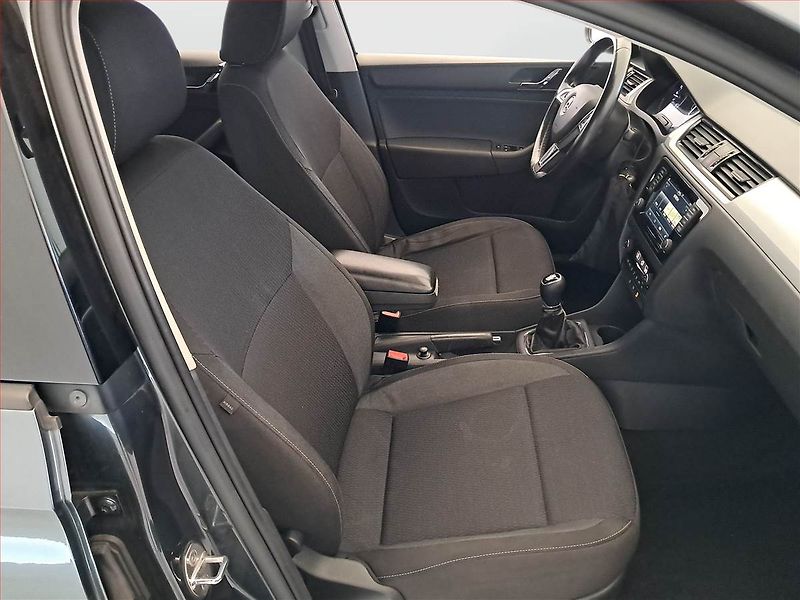 Škoda Rapid (2015) Spaceback 1.4 TDI - fotka 9 z 15