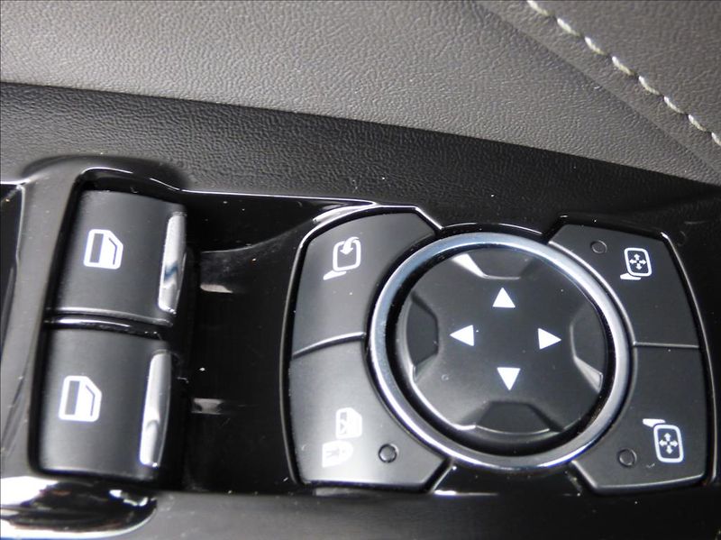 Ford Mondeo 2,0 EcoBlue,140kW,Navi,Keyless - fotka 25 z 58
