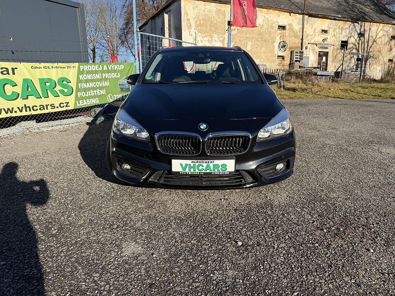 BMW Řada 2 218i Active Tourer - fotka 2 z 21