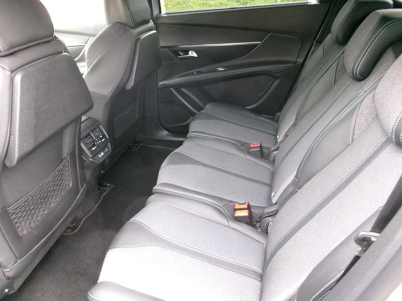 Peugeot 5008 (2024) ALLURE PACK 1.5 HDi EAT 8 - fotka 9 z 20