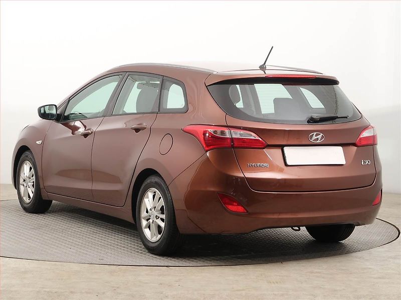 Hyundai i30 (2013) 1.6 MPI, ČR,1.maj, Serv.kniha - fotka 4 z 13