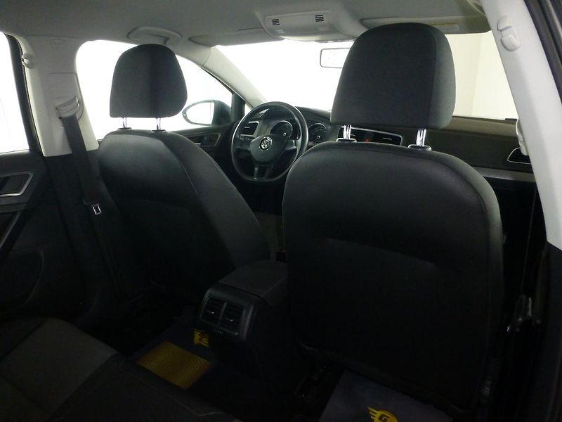 Volkswagen Golf (2014) 1,6TDI*NAVI*TAŽNÉ**ALU**PARK.S - fotka 24 z 26