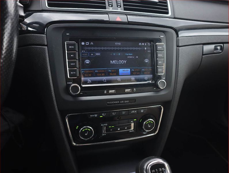 Škoda Superb (2012) 2.0 TDI, Xenony, Tempomat - fotka 12 z 17