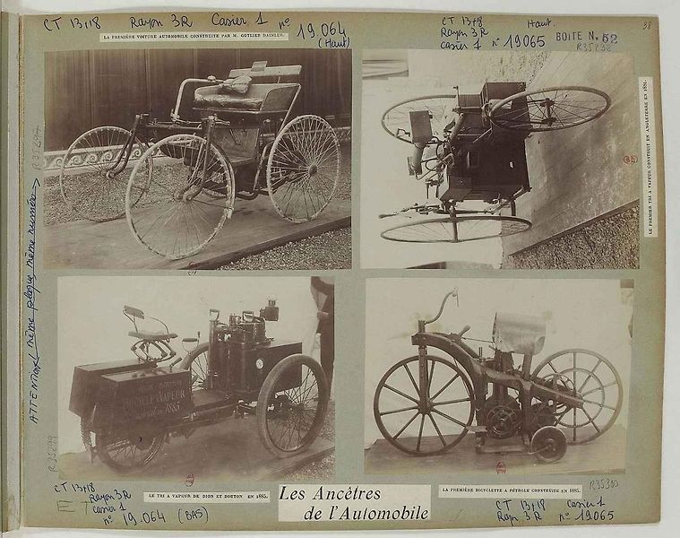 Replika motocyklu Daimler Reitwagen v Auto & Technic museu s Sinsheimu.