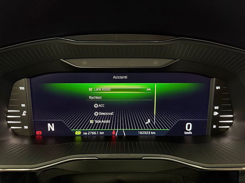 Škoda Superb 2.0 TDI DSG STYLE PLUS, DCC, A - fotka 22 z 33