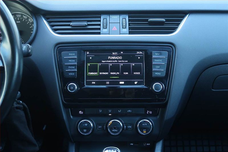 Škoda Octavia (2015) 2.0 TDI, Serv.kniha, Navi - fotka 12 z 21