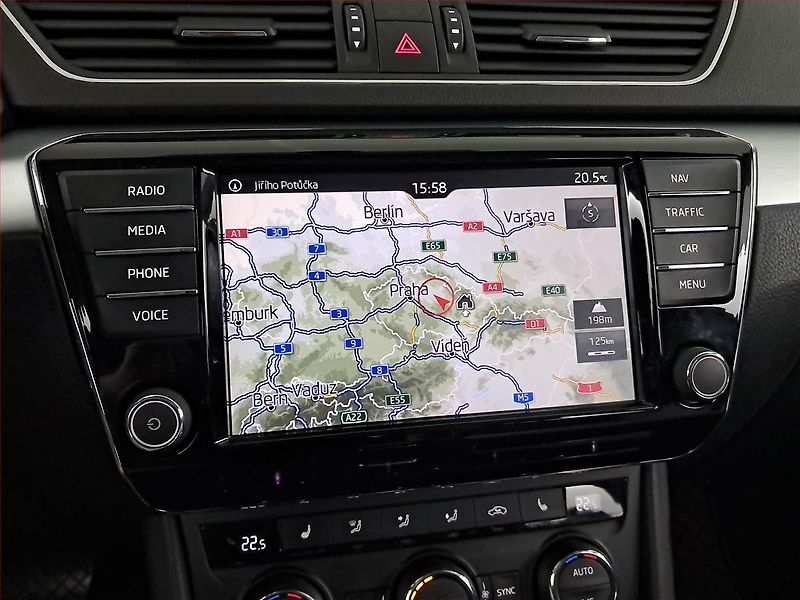 Škoda Superb (2016) 2.0 TDI, Automat, Serv.kniha - fotka 18 z 22