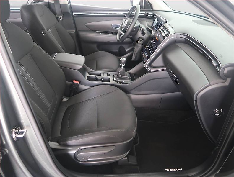 Hyundai Tucson (2023) 1.6 T-GDI 48V MHEV - fotka 9 z 16