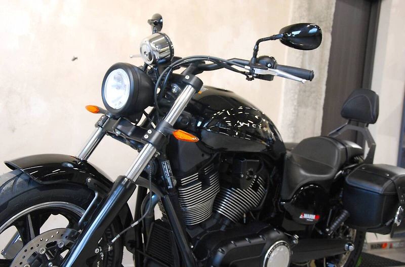 Victory Touring Cruiser (2014) Judge - krásný stav, 1. majite - fotka 15 z 20