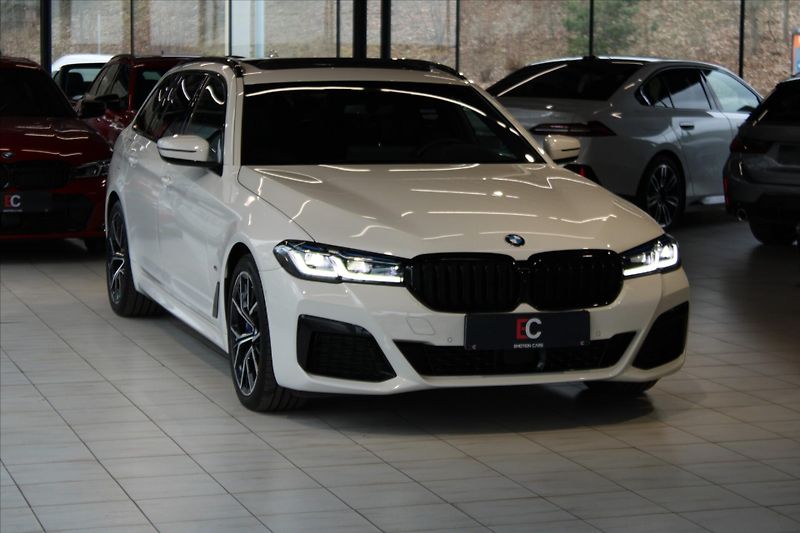 BMW Řada 5 530d xDrive M Sport DAProf/360 - fotka 34 z 35