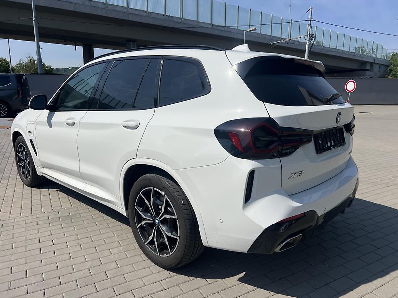BMW X3 30e M Sport xDrive Laser - fotka 5 z 17