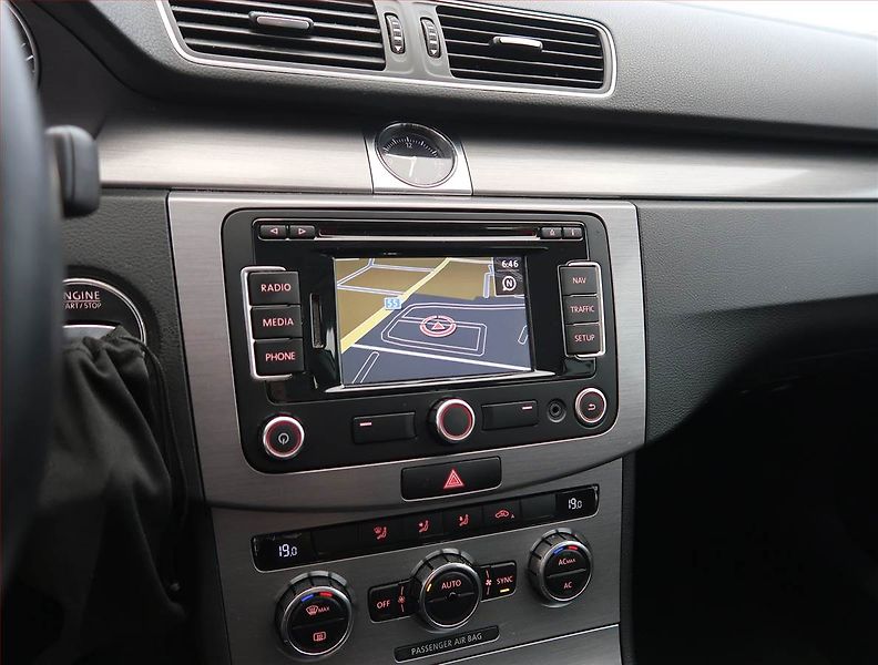 Volkswagen Passat (2012) Comfortline 2.0 TDI, Navi - fotka 13 z 21