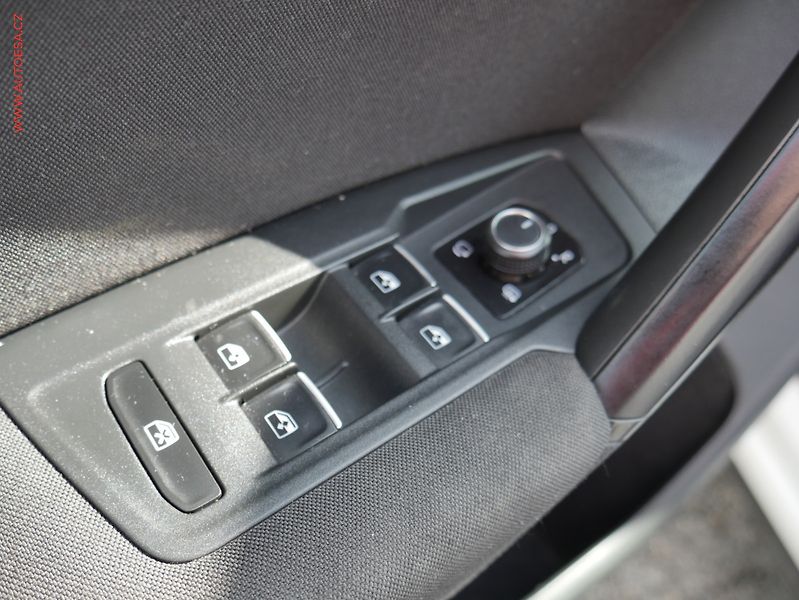 Volkswagen Tiguan (2018) 1.4 TSi, ČR, Marathon, navi - fotka 15 z 21