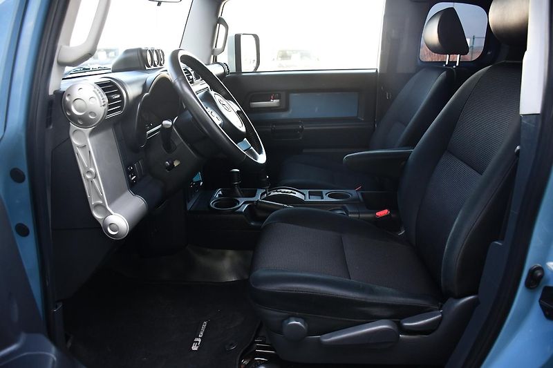 Toyota FJ Cruiser 4,0 VVT-i V6 AWD AT - fotka 10 z 50