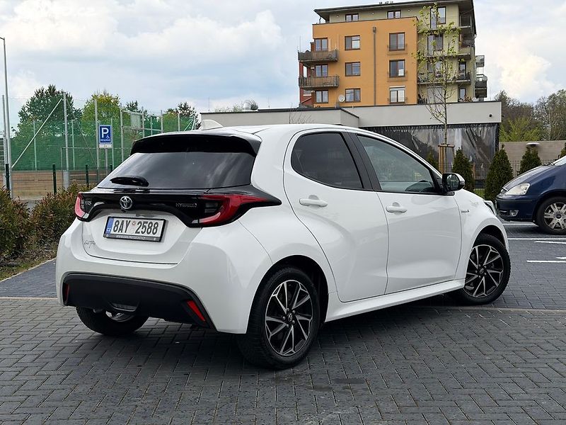 Toyota Yaris (2021) Hybrid / 1.5 VVT-i/ záruka - fotka 5 z 21