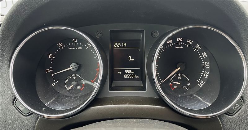 Škoda Yeti 1,2 TSi,77kW,serv.kn.,Po servi - fotka 13 z 20