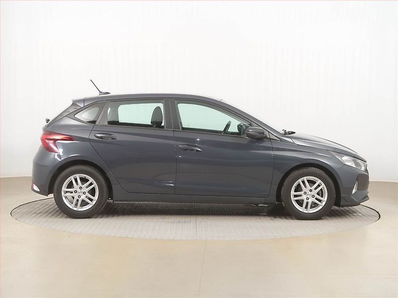 Kia Carens (2018) 1.7 CRDi, 7 míst, Serv.kniha - fotka 6 z 21