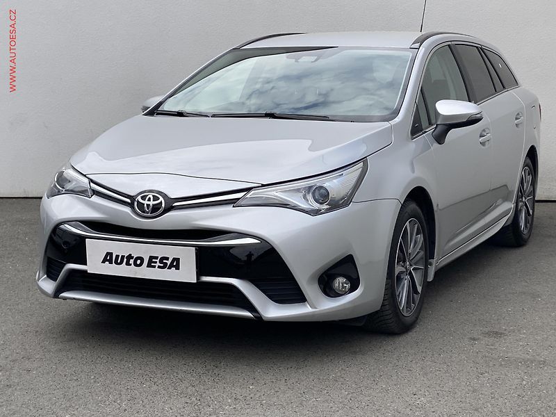 Toyota Avensis (2016) 2.0 D-4D, Sport, kůže, +ALU - fotka 3 z 18