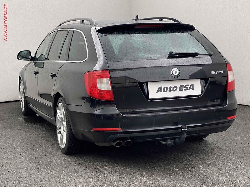 Škoda Superb (2012) 2.0 TDi 4x4, Elegance, TZ - fotka 6 z 21