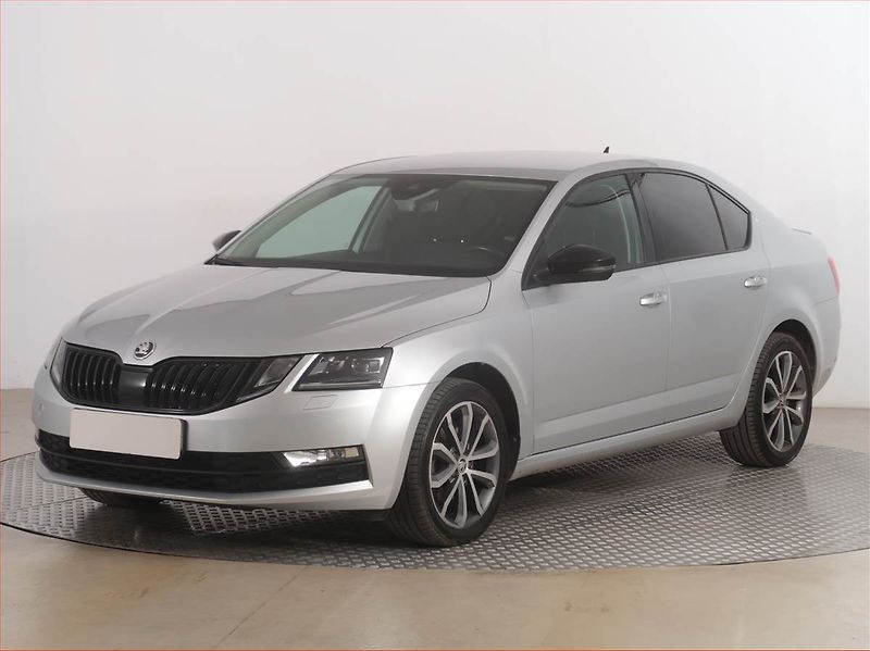 Škoda Octavia (2019) 1.5 TSI, Automat, Tempomat - fotka 2 z 19