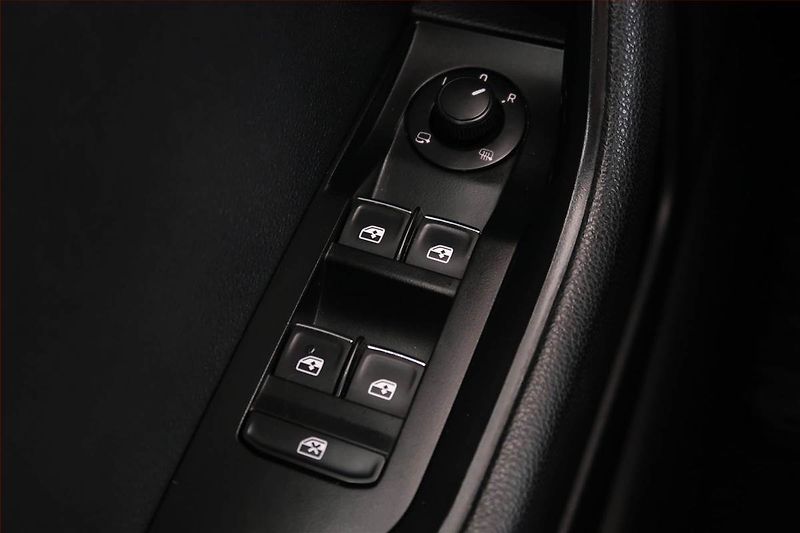 Škoda Superb (2016) Style 2.0 TDI, Automat, Kůže - fotka 18 z 19