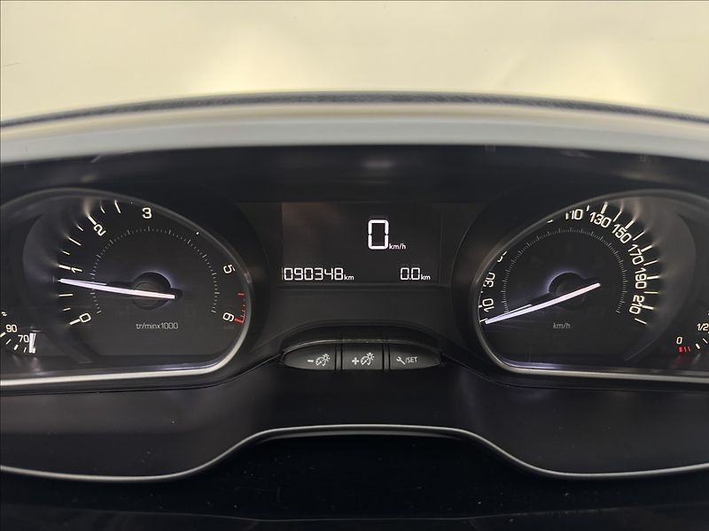 Peugeot 208 1,6 HDi DPH KLIMATIZACE LED ČR - fotka 11 z 29
