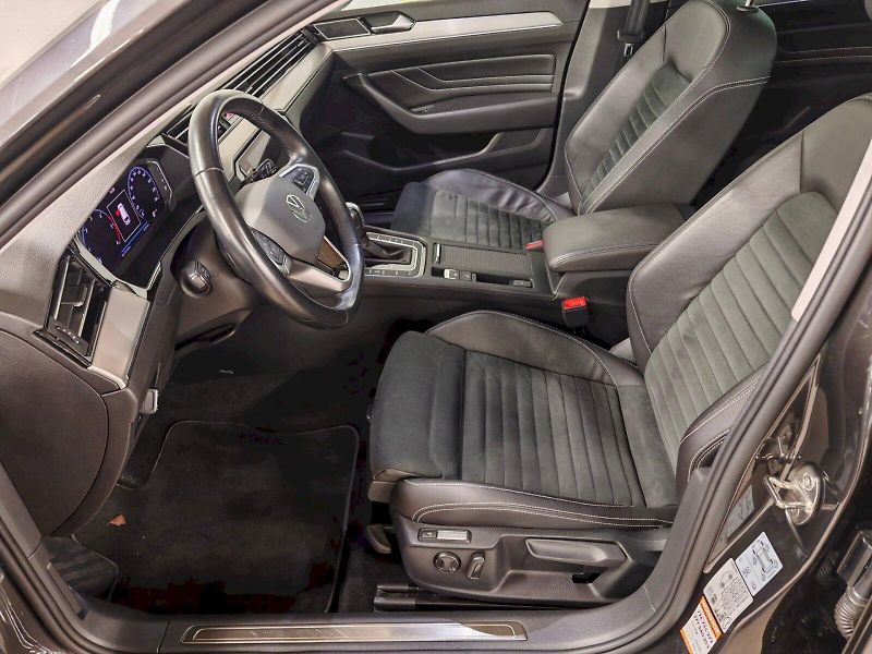 Volkswagen Passat (2021) Variant 2.0 TDI 147 kW DSG Ele - fotka 20 z 29
