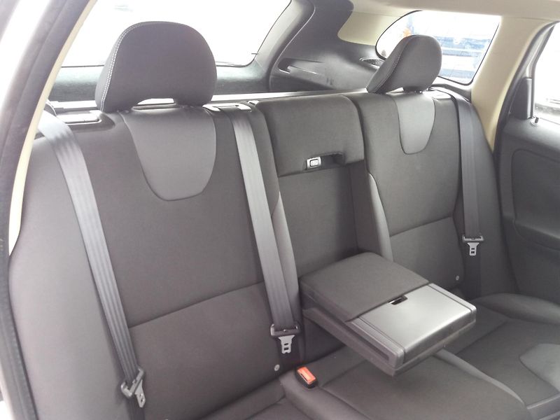 Volvo XC60 2.4D,129kW,KŮŽE ,SERVI.KNÍŽKA! - fotka 17 z 24