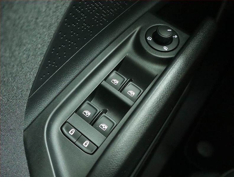 Škoda Enyaq (2023) 60 (62 kWh), SoH 89% - fotka 15 z 17