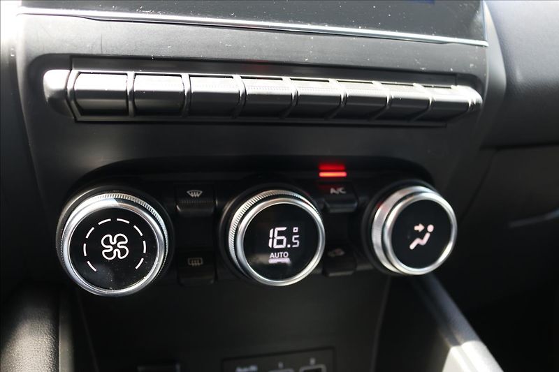 Renault Captur (2020) 1,6 Intens E-TECH Plug-in - fotka 35 z 71